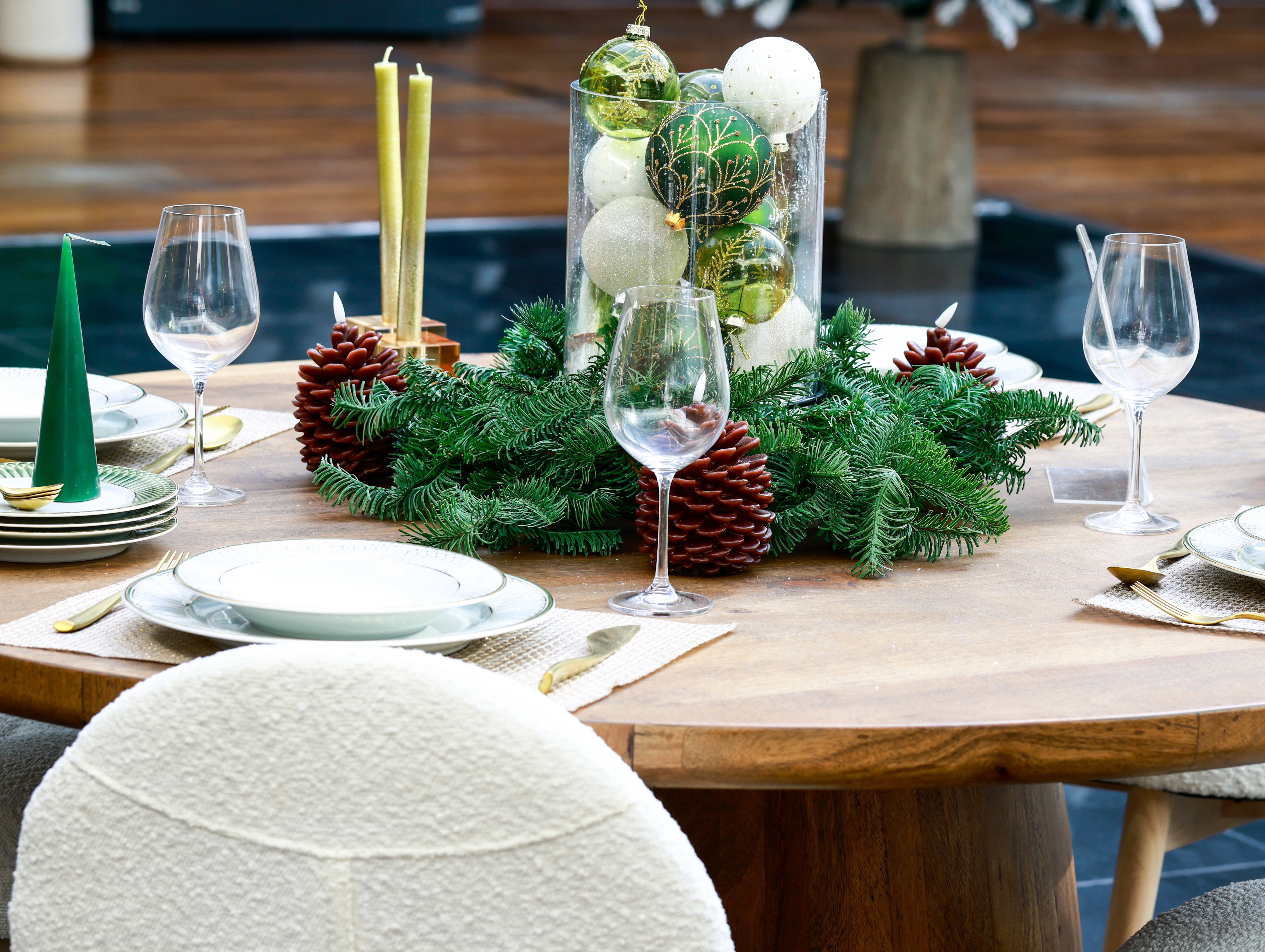 Stylish decor with lanterns, candles, and accents to brighten up your home and elevate every occasion.